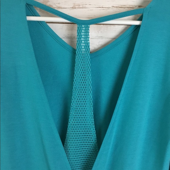 $ FIRM $ NWT Jessica Simpson Top - Picture 4 of 5